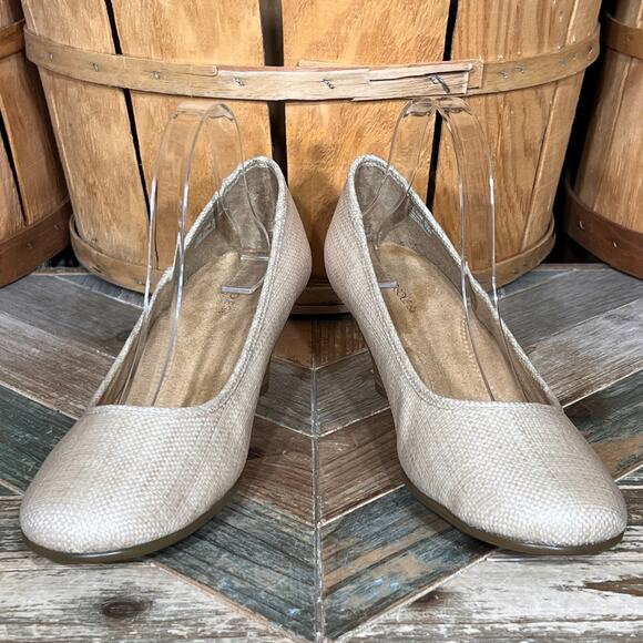 Aerosoles Wise Guy Beige Nude Woven Textile Pumps Heels NWOT Womens Size 10 - Picture 7 of 11